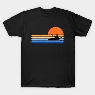 Funny Retro Kayaking Gets Me Wet Kayaker Paddling Boating T-Shirt